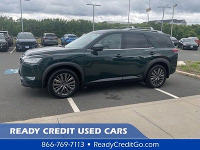 2023 Nissan Pathfinder SL Premium