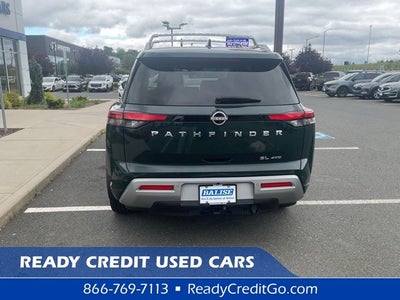 2023 Nissan Pathfinder SL Premium