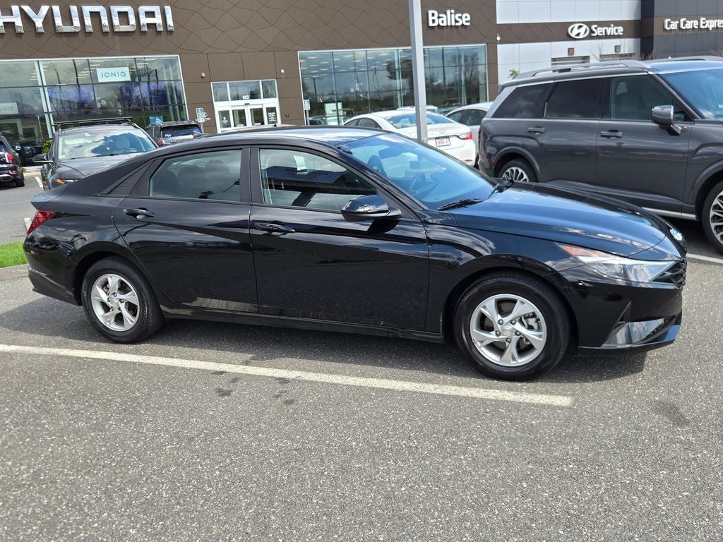 2023 Hyundai Elantra SE