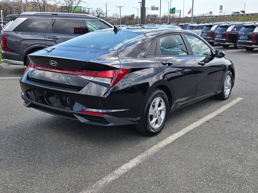 2023 Hyundai Elantra SE