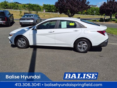 2024 Hyundai Elantra SE