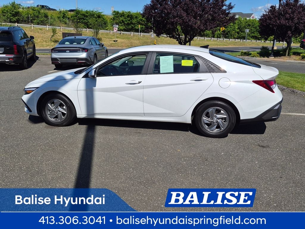 2024 Hyundai Elantra SE
