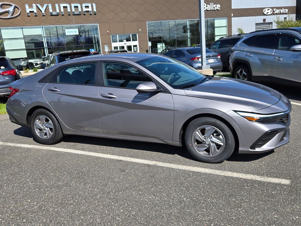 2024 Hyundai Elantra 2.0 SE IVT's photo