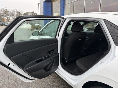 2025 Hyundai Elantra SEL Sport