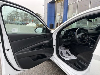 2025 Hyundai Elantra SEL Sport