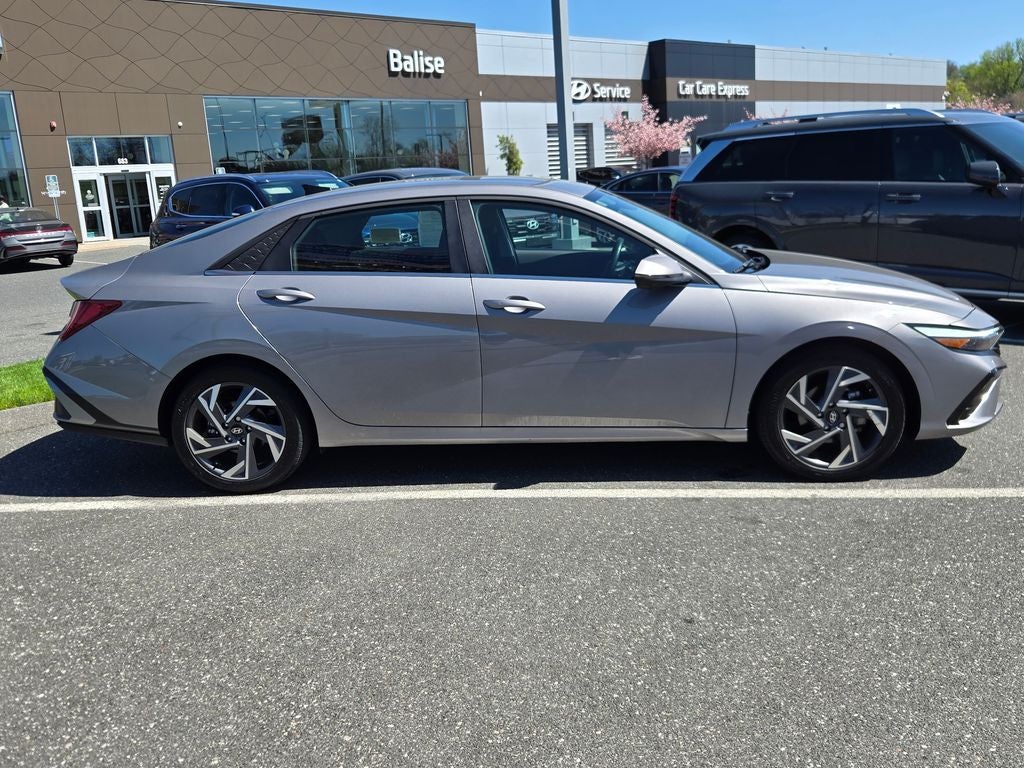 2024 Hyundai Elantra Limited