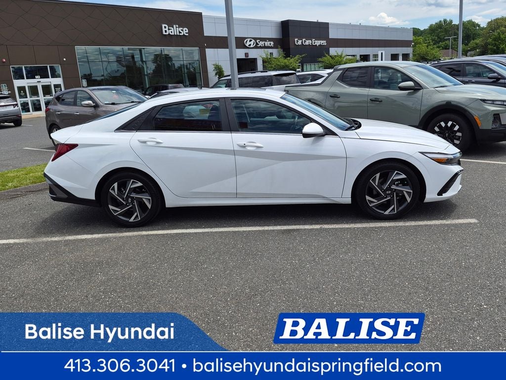 2024 Hyundai Elantra SEL - Photo 2