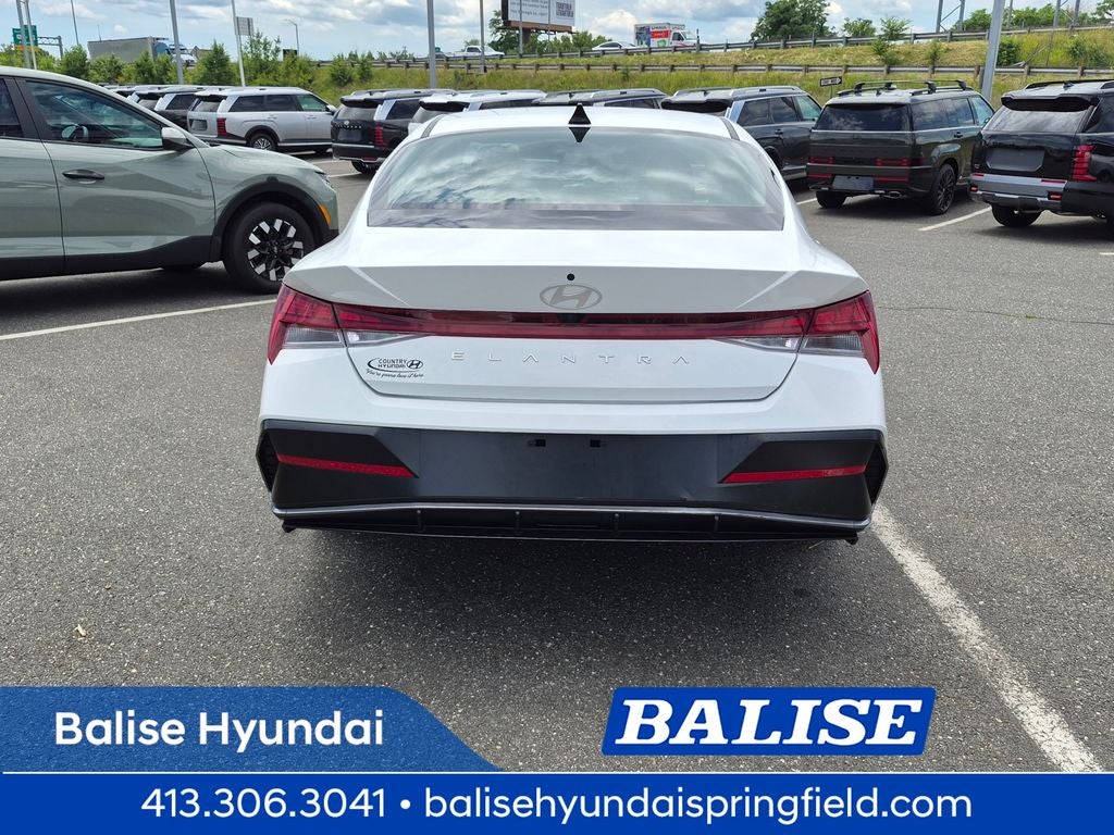 2024 Hyundai Elantra SEL - Photo 4