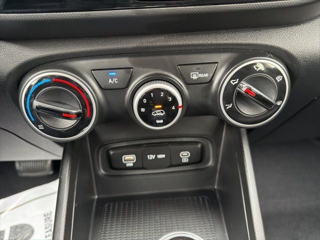 2025 Hyundai Venue SE