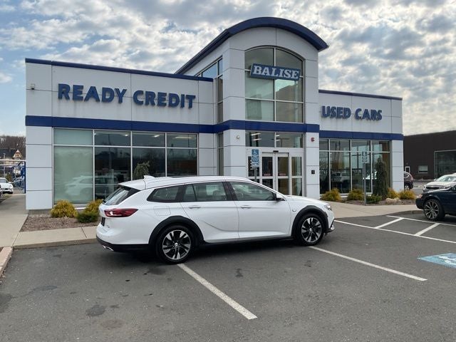 2020 Buick Regal TourX Essence