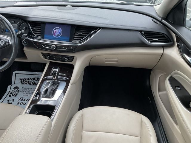 2020 Buick Regal TourX Essence