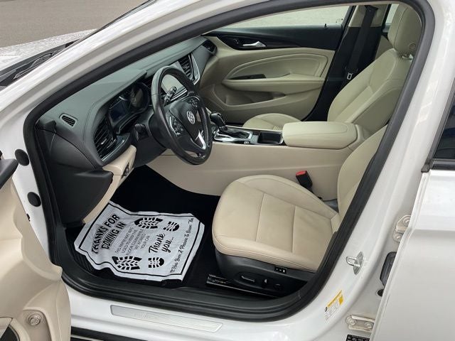 2020 Buick Regal TourX Essence